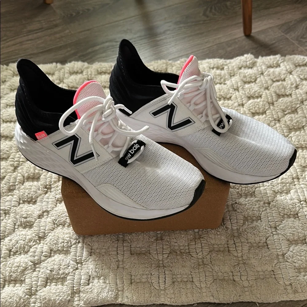 New Balance White and Black Athletic Shoes with Cushioned Midsole - Picture 1 of 5